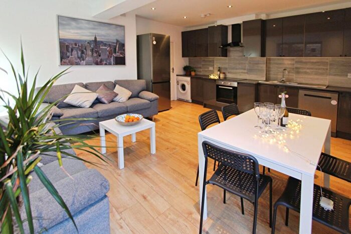 6 Bedroom Detached House To Rent In Cardigan Road, Bournemouth, BH9