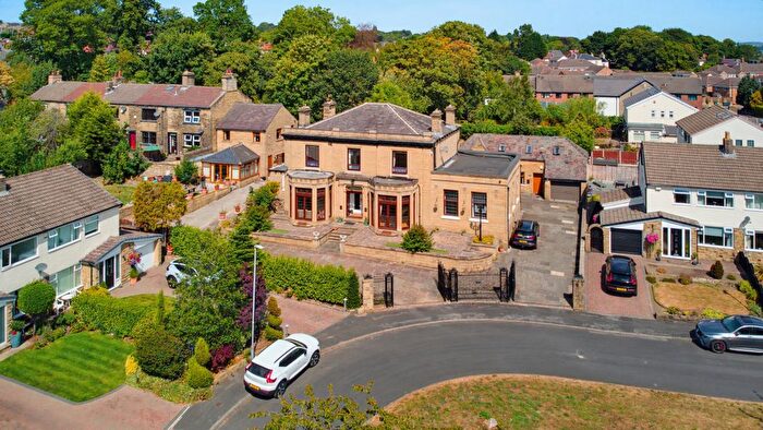 5 Bedroom Detached House For Sale In Oak Dene Close, Pudsey, West Yorkshire, LS28