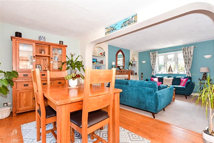 3 Bedroom Semi-Detached House For Sale In Smiths Hill, West Farleigh, Maidstone, Kent, ME15