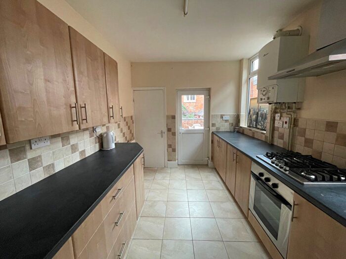 4 Bedroom Terraced House To Rent In Thurlow Road, Leicester, LE2