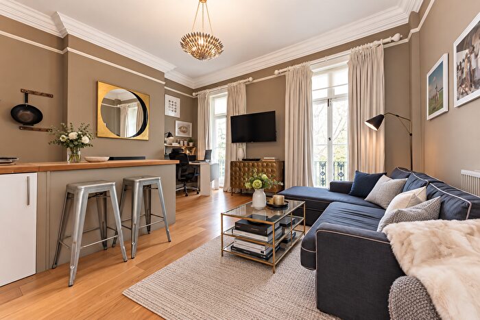 1 Bedroom Flat To Rent In Brunswick Gardens, W8