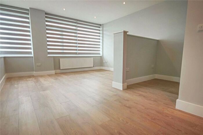 Apartment To Rent In London Road, Bracknell, RG12