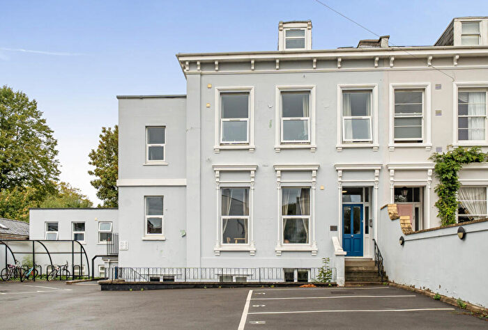 2 Bedroom Apartment For Sale In Hales Road, Cheltenham, Gloucestershire, GL52