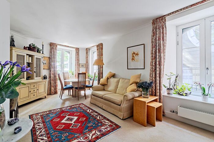 2 Bedroom Flat For Sale In Villiers Street, Strand, WC2N