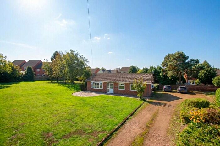 3 Bedroom Detached Bungalow For Sale In Iveagh Close, Measham, DE12