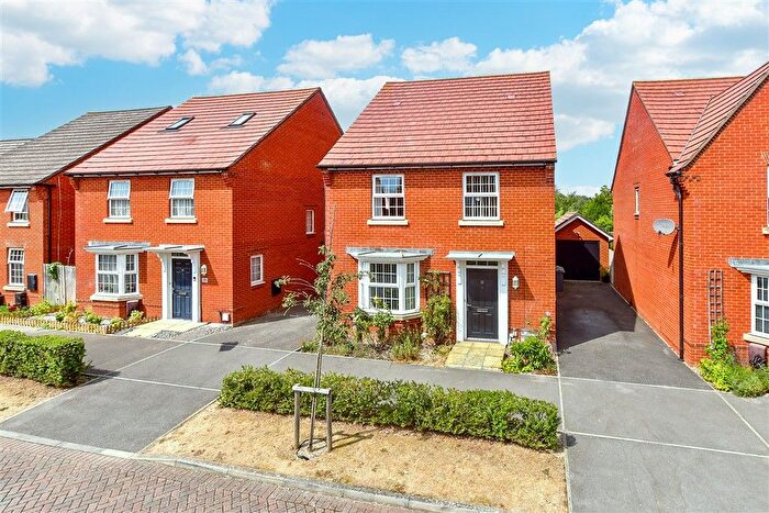 4 Bedroom Detached House For Sale In Poppy Way, Havant, Hampshire, PO9