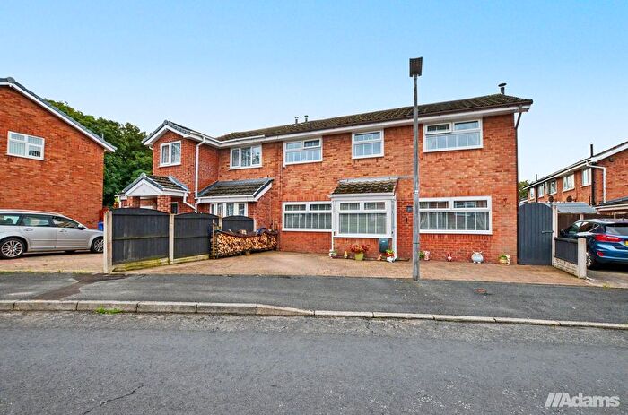4 Bedroom Semi-Detached House For Sale In Rosemary Avenue, Beechwood, WA7
