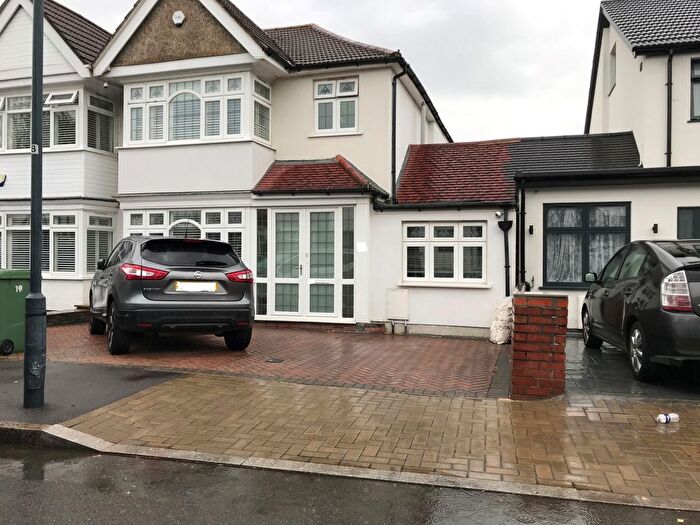 1 Bedroom Flat To Rent In Totternhoe Close, Kenton, HA3