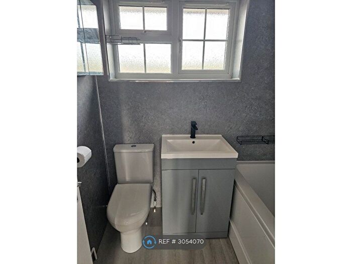 3 Bedroom Terraced House To Rent In Kestrel Drive, Christchurch, BH23