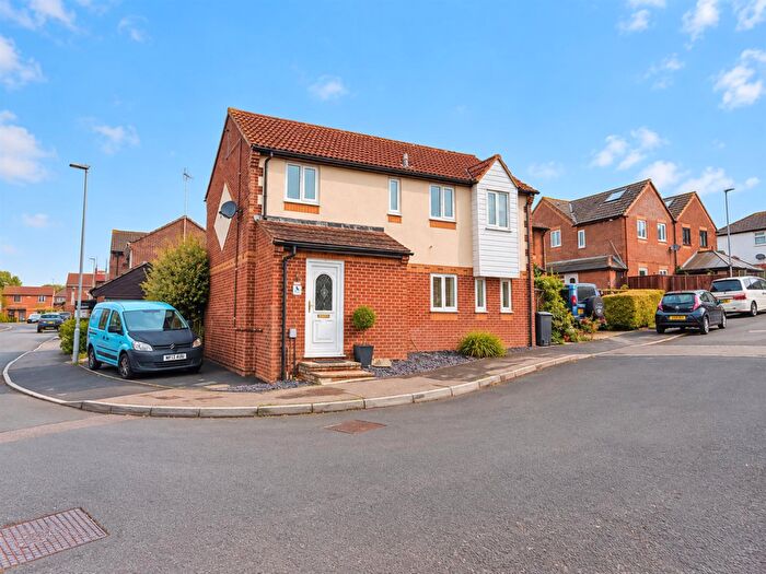 4 Bedroom Detached House For Sale In Aldabrand Close, Chickerell, DT3