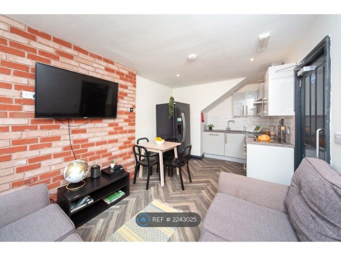 5 Bedroom End Of Terrace House To Rent In Derby Street, Ormskirk, L39