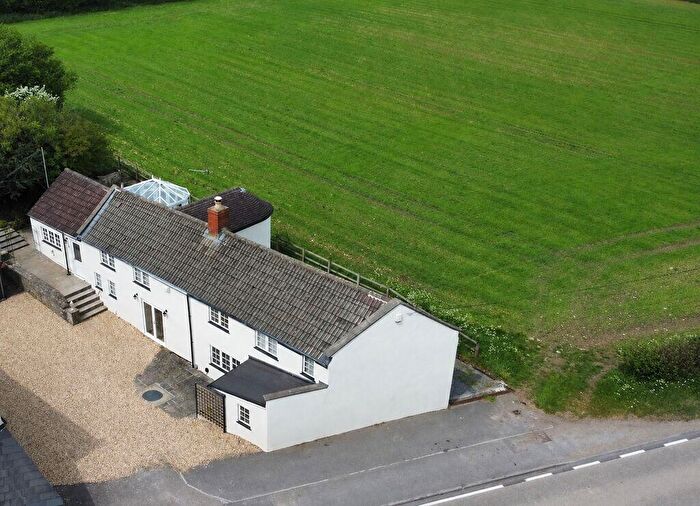 3 Bedroom Cottage To Rent In Pennsylvania, Chippenham, SN14
