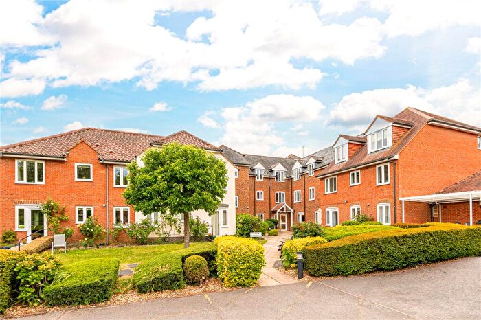 1 Bedroom Apartment For Sale In West Mills, Newbury, Berkshire, RG14