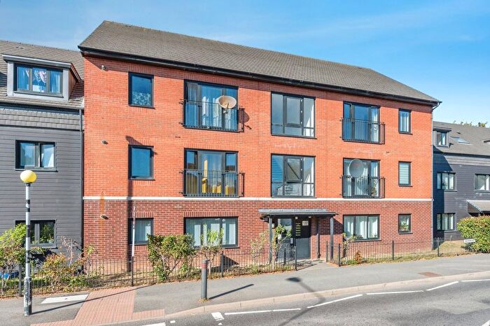 2 Bedroom Flat For Sale In London Road, Grays, Essex, RM20
