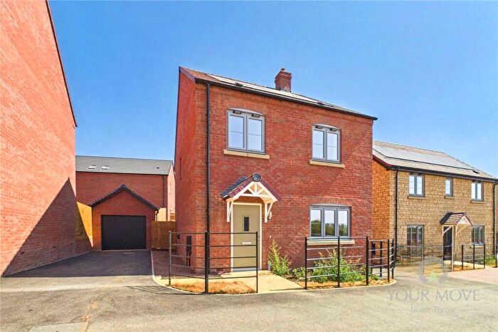 4 Bedroom Detached House For Sale In Hadlow Gardens, Kettering, Northamptonshire, NN16