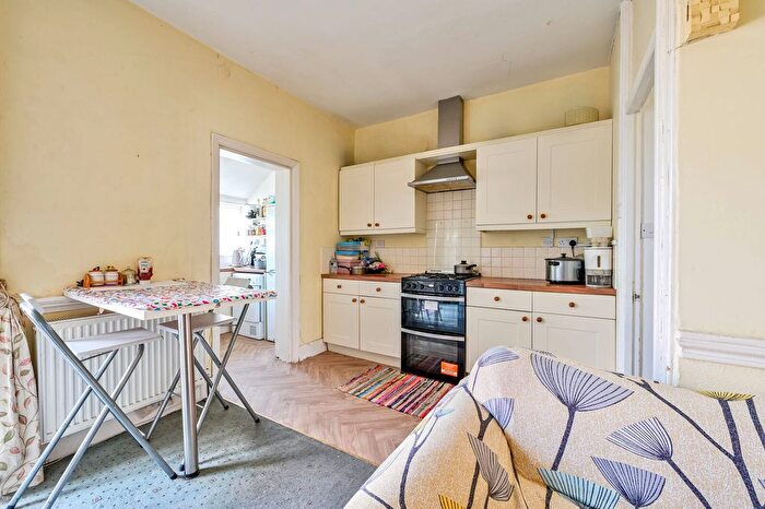 2 Bedroom Property For Sale In Lainson Street, Southfields, London, SW18