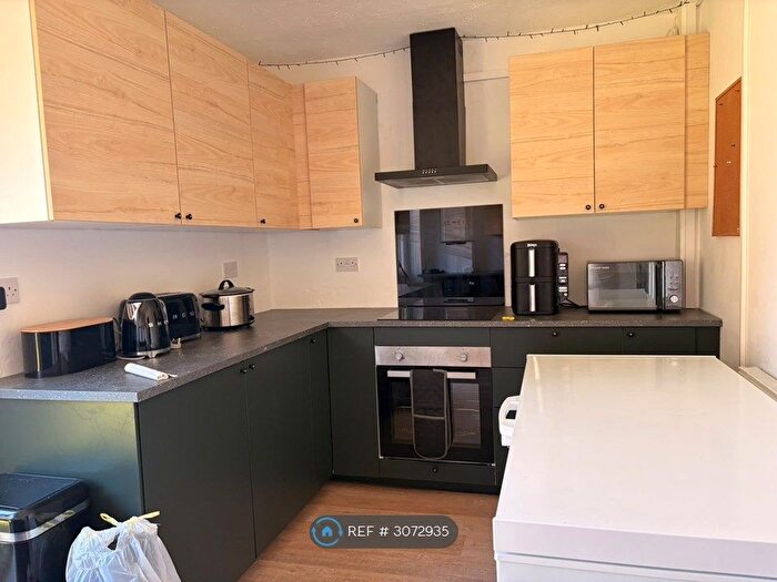 3 Bedroom End Of Terrace House To Rent In Frome Road, Hull, HU8