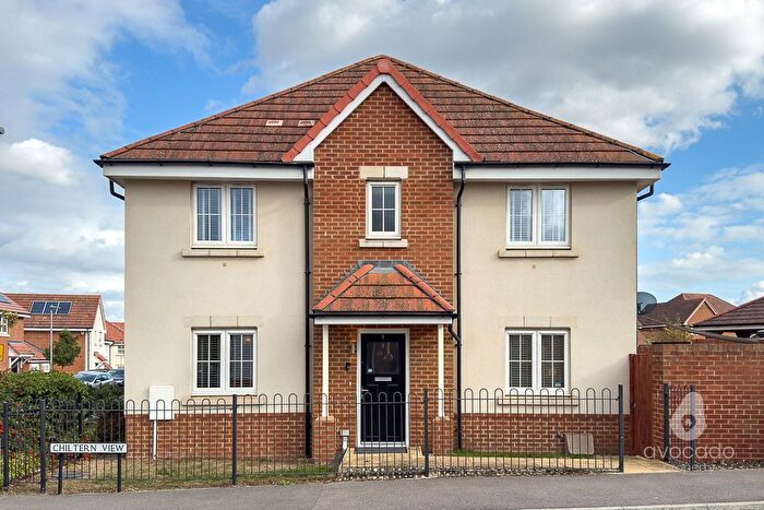 3 Bedroom Semi-Detached House For Sale In Chiltern View, Binfield, Berkshire, RG42