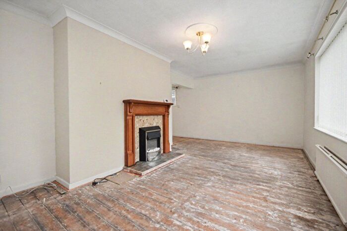 2 Bedroom Detached Bungalow For Sale In Katrina Grove, Featherstone, Pontefract, West Yorkshire, WF7
