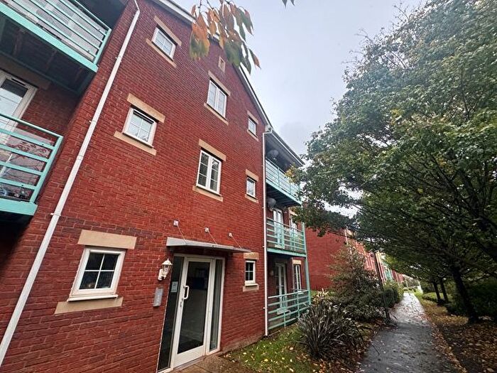 2 Bedroom Flat To Rent In Modern Two Bedroom Apartment, Exeter, EX2