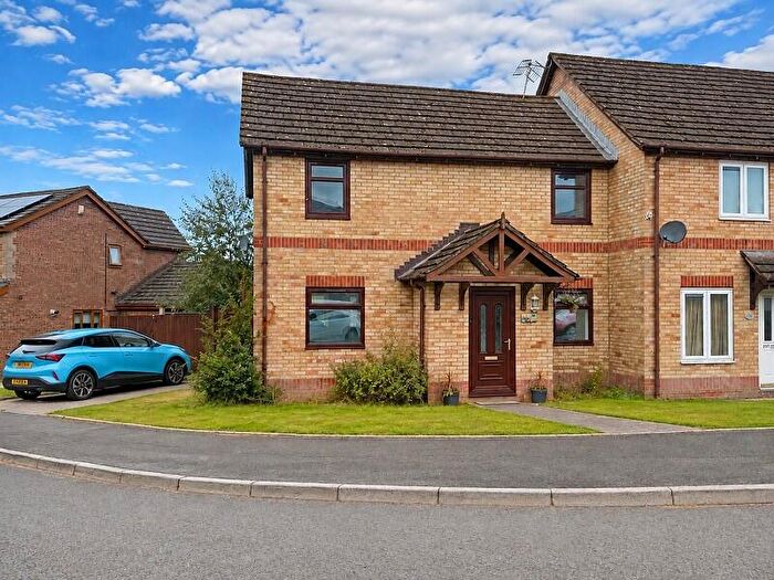 3 Bedroom End Of Terrace House For Sale In Manor Chase, Beddau, Pontypridd, Rhondda Cynon Taff., CF38
