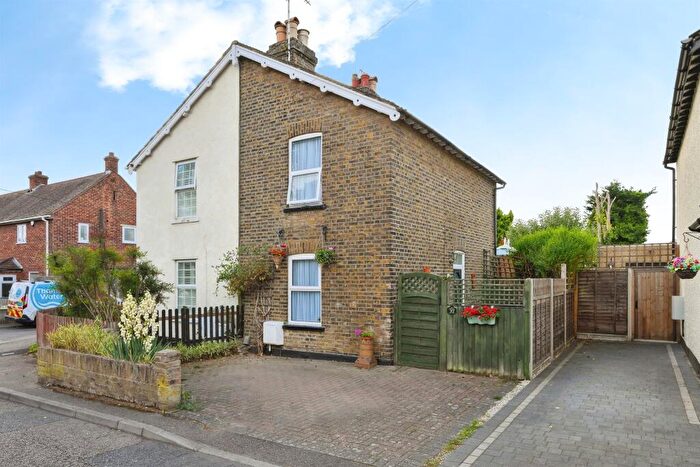 2 Bedroom Semi-Detached House For Sale In Westlea Road, Broxbourne, EN10