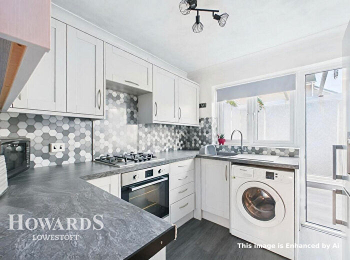 2 Bedroom Terraced Bungalow For Sale In Lloyds Avenue, Kessingland, NR33