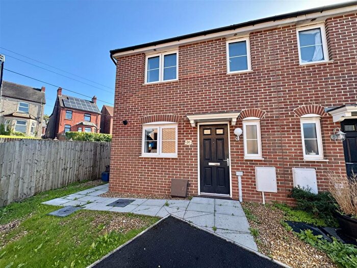 3 Bedroom Semi-Detached House For Sale In Obama Grove, Rogerstone, Newport, NP10