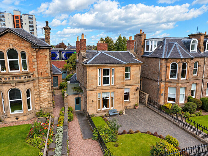 3 Bedroom Apartment For Sale In Kings Place, Perth, PH2