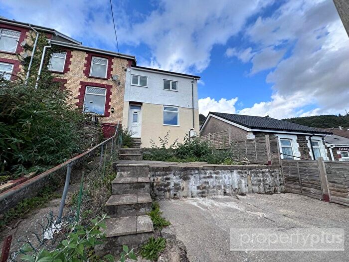 3 Bedroom End Of Terrace House For Sale In Thomas Street, Tonypandy, Rhondda Cynon Taff, CF40