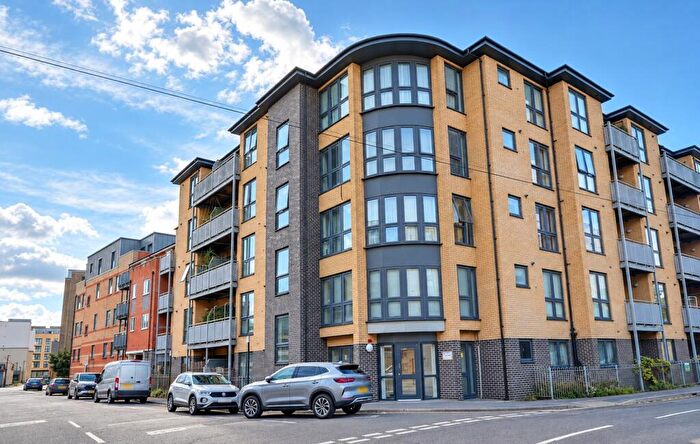 1 Bedroom Apartment For Sale In Canal Walk, Southampton, SO14