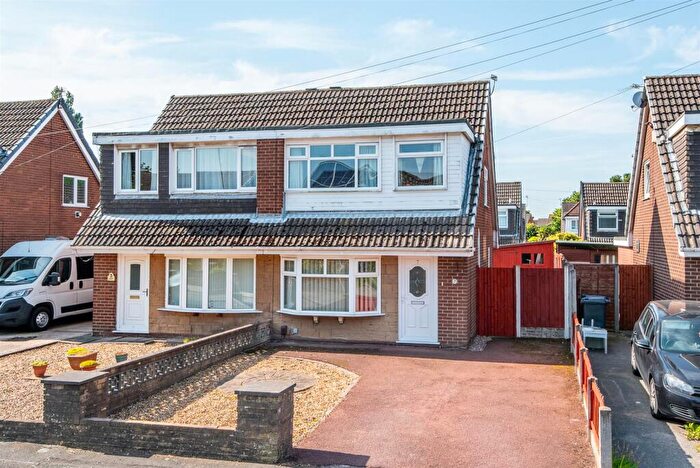 3 Bedroom Semi-Detached House For Sale In Briarwood Close, Leyland, PR25