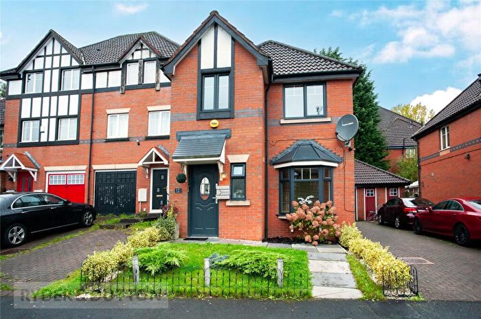 3 Bedroom Detached House For Sale In Eycott Drive, Middleton, Manchester, M24