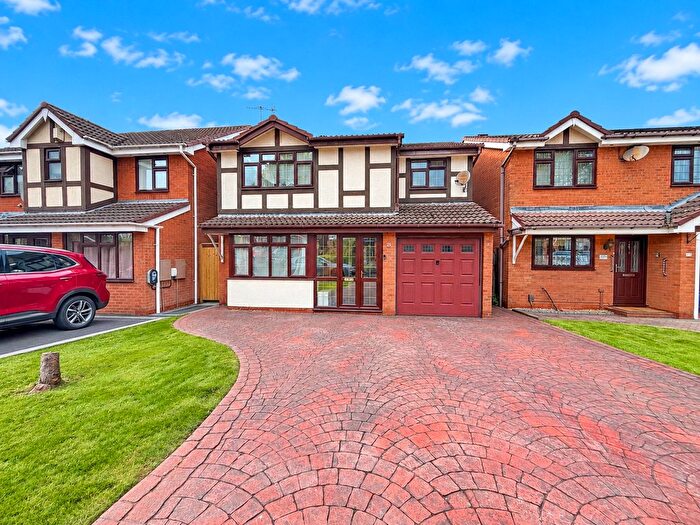 4 Bedroom Detached House For Sale In Fernhurst Drive, Pensnett, Brierley Hill, DY5