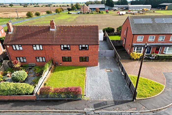 4 Bedroom Semi-Detached House For Sale In Oakfield Avenue, Barmby-On-The-Marsh, Goole, DN14