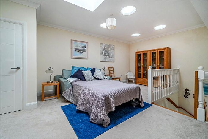 1 Bedroom Flat For Sale In Courtland Road, Paignton, Devon, TQ3