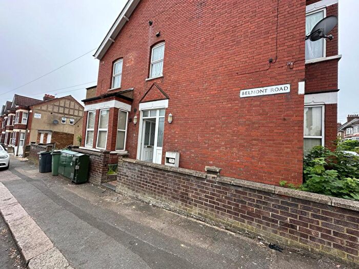 2 Bedroom Flat For Sale In Belmont Road, Luton, Bedfordshire, LU1