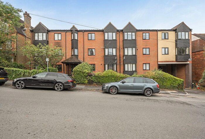 2 Bedroom Flat For Sale In Granville Road, Sevenoaks, Kent, TN13