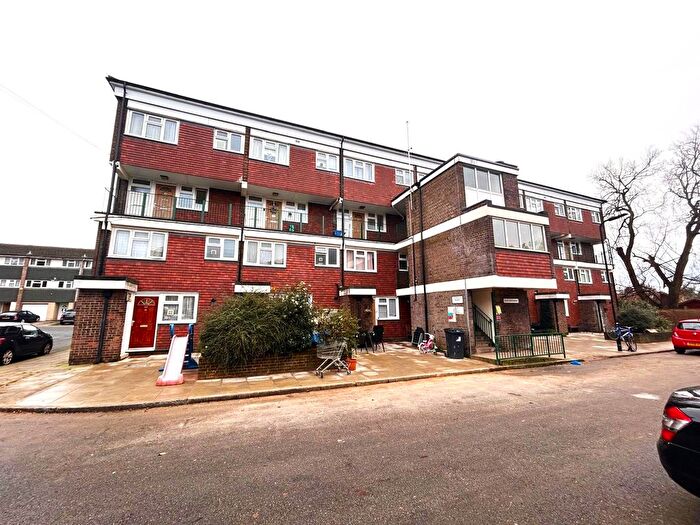 1 Bedroom Flat To Rent In Hindhead Gardens, Northolt, UB5