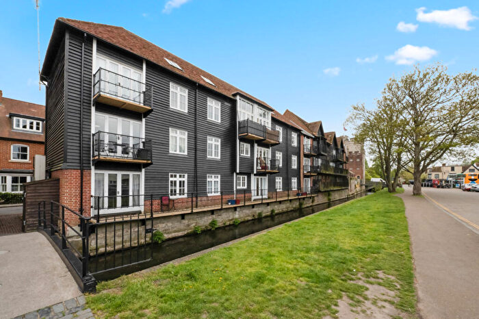 1 Bedroom Flat For Sale In Sterling Court, Canterbury, CT1