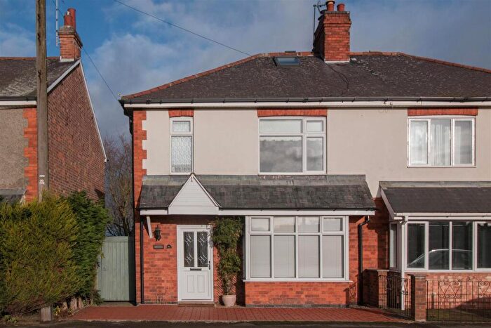 5 Bedroom Semi-Detached House To Rent In Station Road, Kegworth, DE74