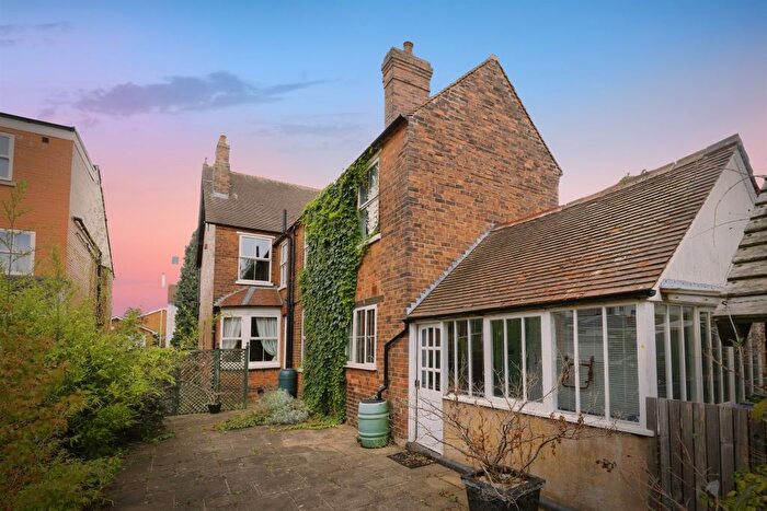 4 Bedroom Semi-Detached House For Sale In Prestwood Road, Wednesfield, Wolverhampton, WV11