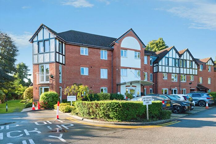 1 Bedroom Flat For Sale In Ella Court, Kirk Ella, Hull, HU10