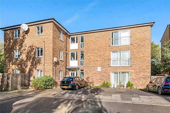 2 Bedroom Flat For Sale In Corfe Close, Whitton, Hounslow, TW4