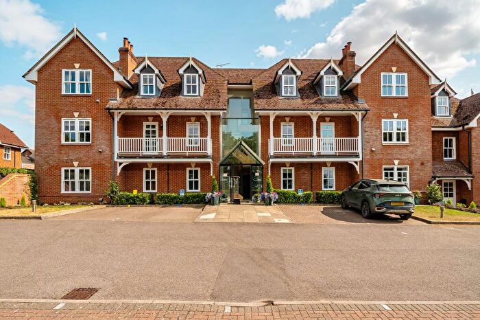 2 Bedroom Flat For Sale In Western Lane, Odiham, RG29