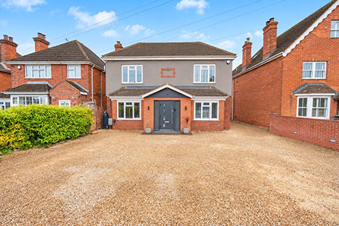 4 Bedroom Detached Bungalow To Rent In Benham Hill, Thatcham, RG18