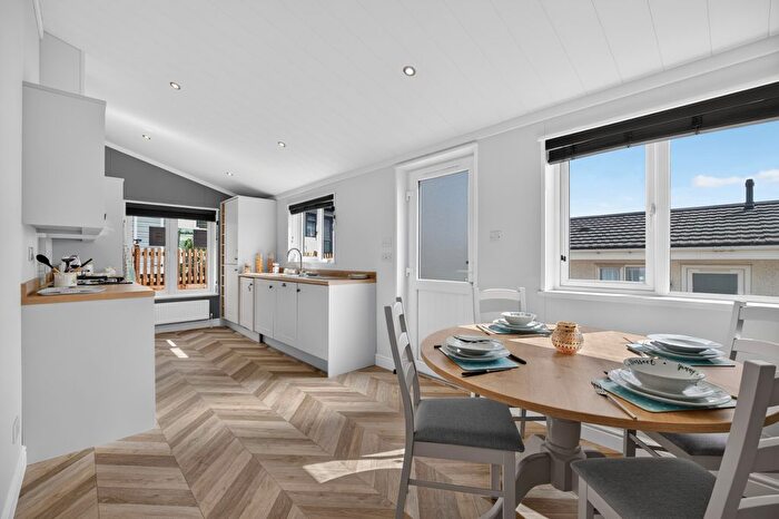 2 Bedroom Mobile/park Home For Sale In East Court Steps, Saltmarshe Castle, Hereford, HR7