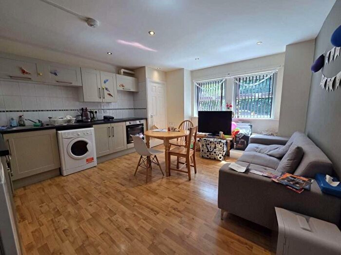 3 Bedroom Flat To Rent In Harcourt Road, Harcourt House, Crookesmoor, S10