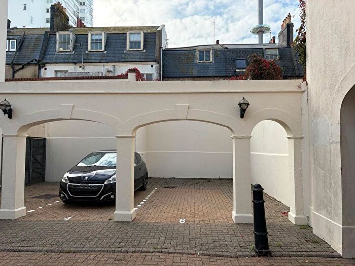 Garage / Parking To Rent In Russell Mews, Brighton, BN1