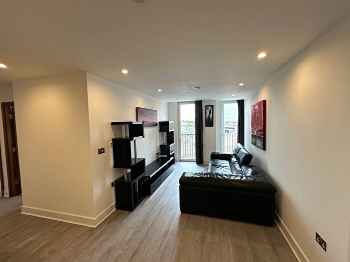 2 Bedroom Flat To Rent In The Hayes, Cardiff, CF10